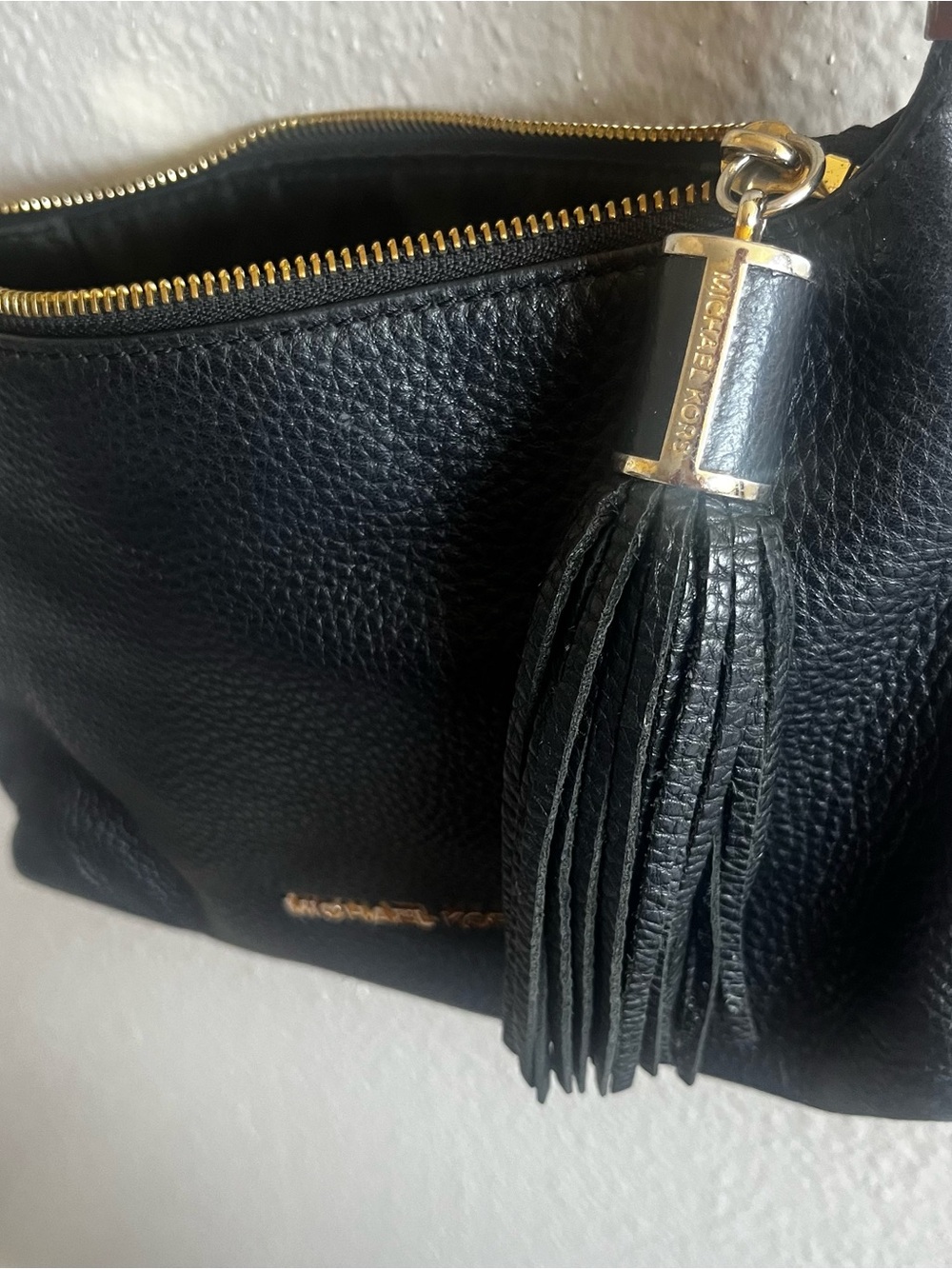 Michael Kors Black Pebbled Leather Shoulder Bag with Gold Chain Trim - Picture 3 of 14